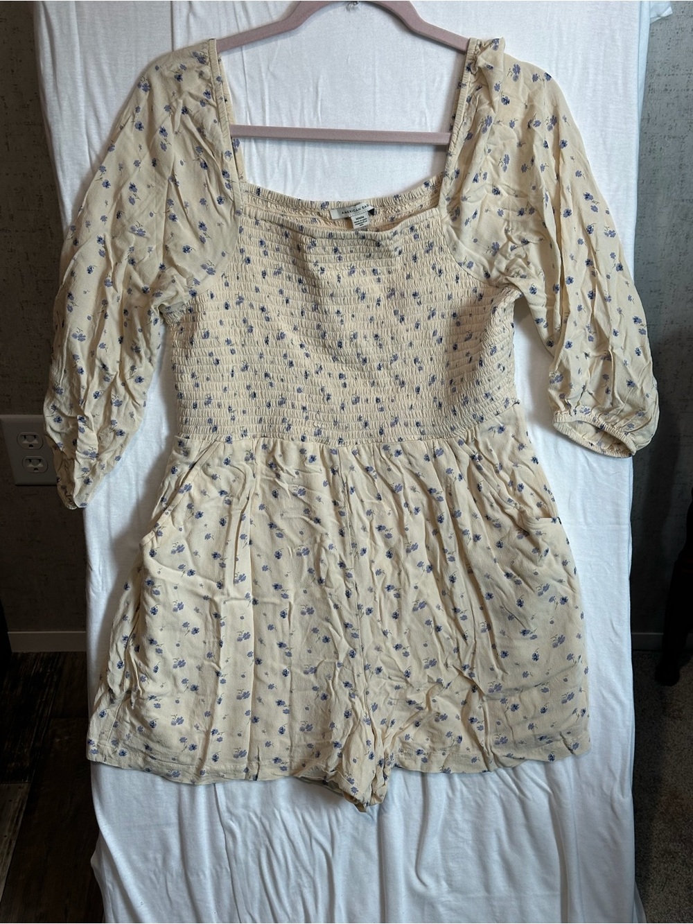 American Eagle Floral Smocked Puff Sleeve Romper Cream Blue Cottagecore M